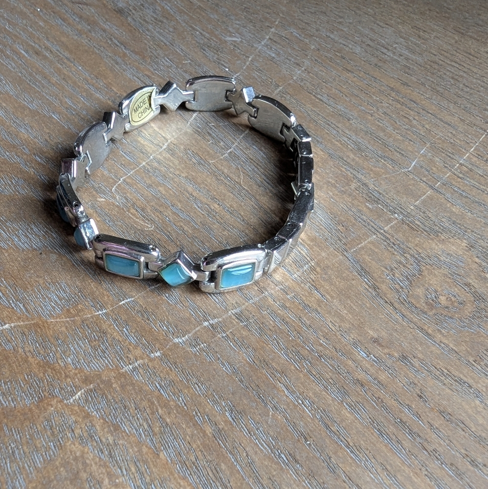 Beautiful Silver Toned and Blue Stone Bracelet - Picture 1 of 4